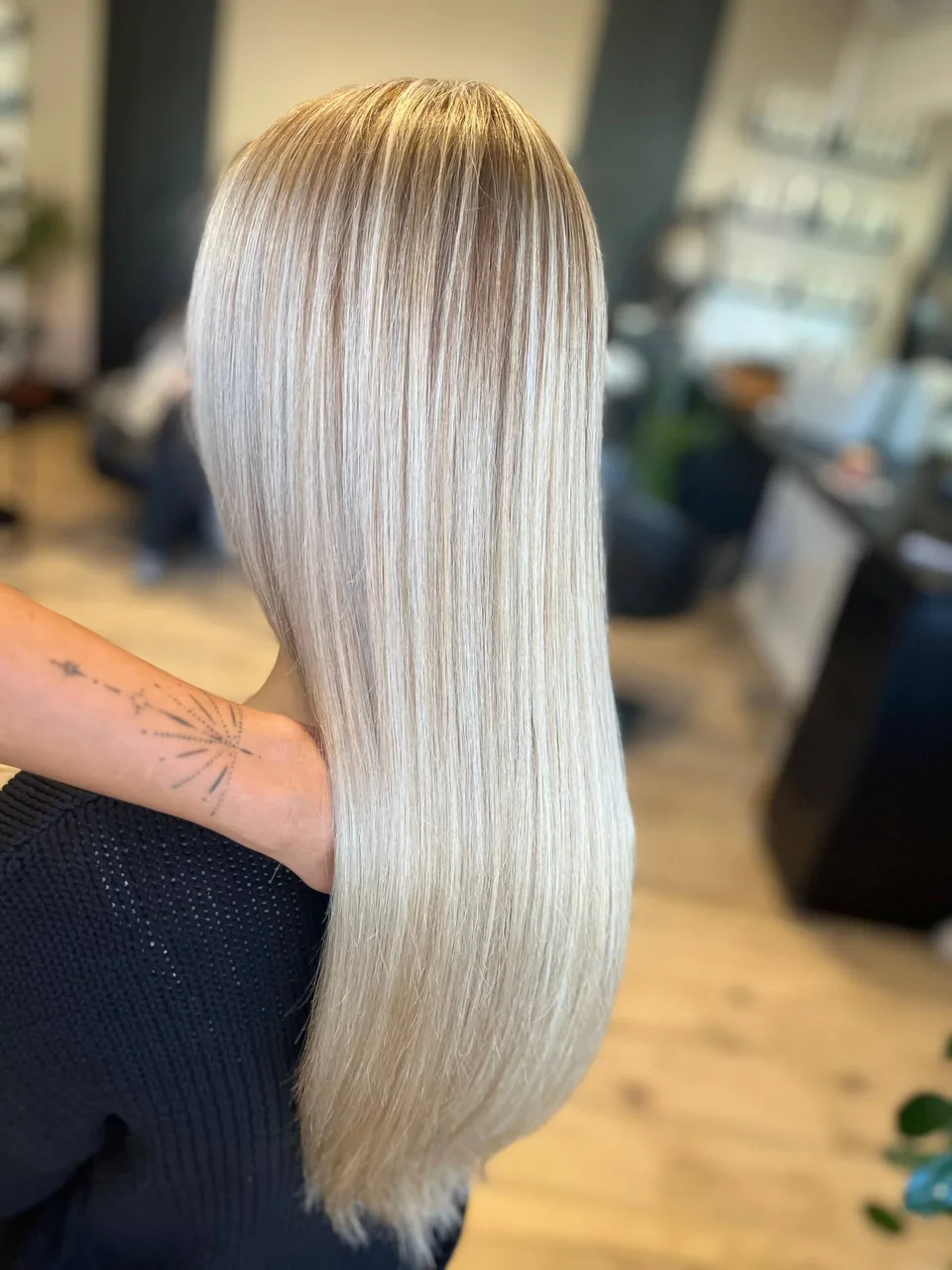 Srebrzysty jasny blond